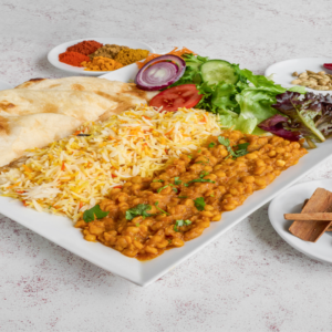 Menu Daal Makhani à Grenoble avec naan et accompagnement