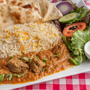 Menu Gosht Curry à Grenoble avec naan et accompagnement